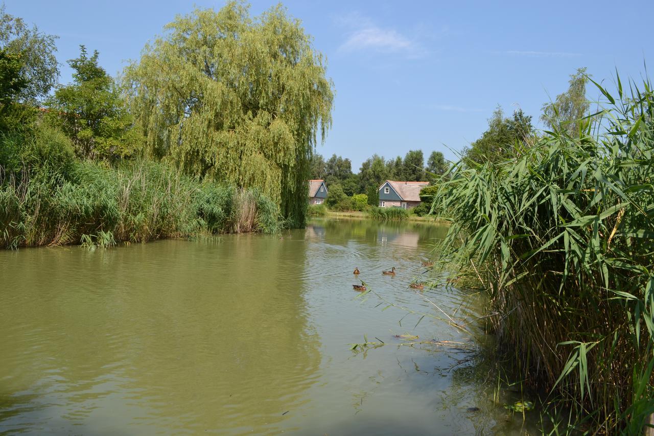 Villapark De Weerribben Paasloo Exterior photo